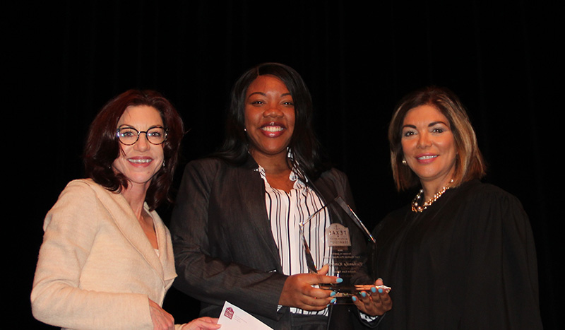 2018 Law Student Pro Bono Award winner is Tychanika Kimbrough of Baylor Law School with Justice Eva Guzman and TAJC's Trish McAllister